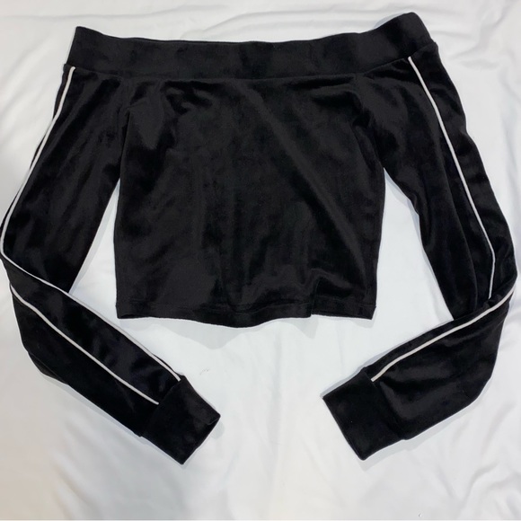 Black Velvet Off Shoulder Tee - Picture 1 of 2